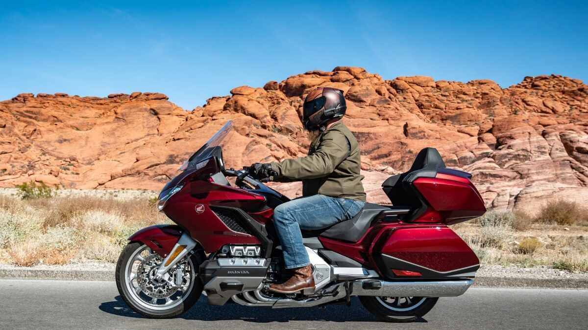 Honda Gold Wing 2025: अब सफर नहीं, बनेगा एक स्टाइलिश अनुभव, दमदार इंजन, स्मूद परफॉर्मेंस