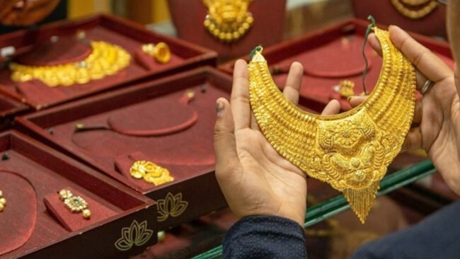 Investors are in a tizzy due to fall in price of gold today